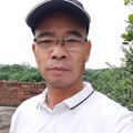 何斌