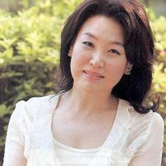 周炫美资料
