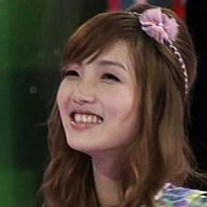 【看见你们格外亲歌词】_亦薇看见你们格外亲