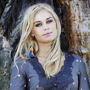 【Give Me A Home歌词】_Sofia TalvikGive M