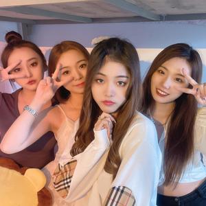 元气小薇v - #人间悲伤客 爱过、恨过、也错过；我不是最好的，但你错过了就再也遇不到了…#音乐#热门