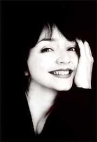 【A Little More Blue歌词】_Maria De Medeiro