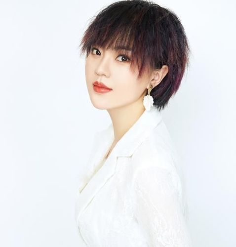 任盈盈资料,任盈盈最新歌曲,任盈盈MV视频,任盈盈音乐专辑,任盈盈好听的歌