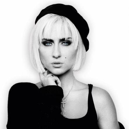 Brit Smith资料,Brit Smith最新歌曲,Brit SmithMV视频,Brit Smith音乐专辑,Brit Smith好听的歌