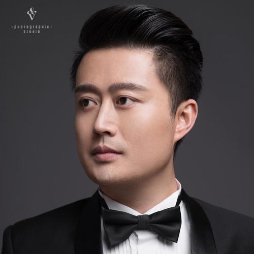 何龙资料,何龙最新歌曲,何龙MV视频,何龙音乐专辑,何龙好听的歌