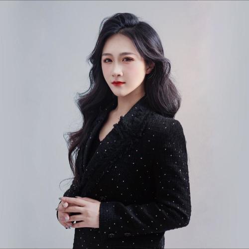 艾米尔资料,艾米尔最新歌曲,艾米尔MV视频,艾米尔音乐专辑,艾米尔好听的歌