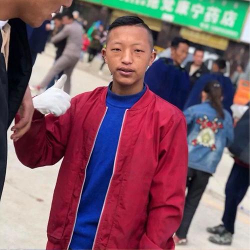 道郎义资料,道郎义最新歌曲,道郎义MV视频,道郎义音乐专辑,道郎义好听的歌