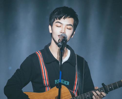 卞子严资料,卞子严最新歌曲,卞子严MV视频,卞子严音乐专辑,卞子严好听的歌