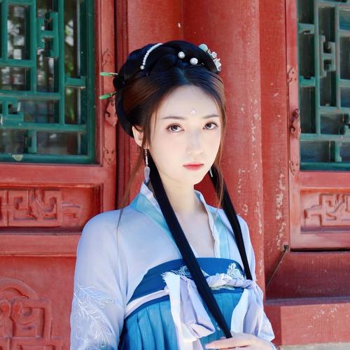 张梓歆资料,张梓歆最新歌曲,张梓歆MV视频,张梓歆音乐专辑,张梓歆好听的歌