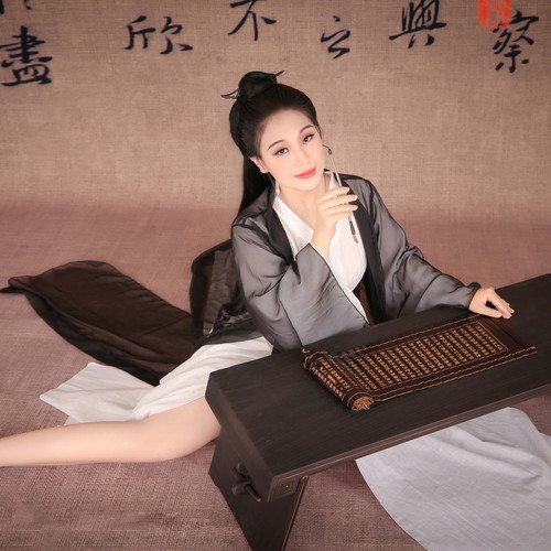 野蛮阿馨资料,野蛮阿馨最新歌曲,野蛮阿馨MV视频,野蛮阿馨音乐专辑,野蛮阿馨好听的歌