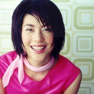 Sara Nusara Poongprasert资料,Sara Nusara Poongprasert最新歌曲,Sara Nusara PoongprasertMV视频,Sara Nusara Poongprasert音乐专辑,Sara Nusara Poongprasert好听的歌