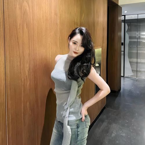 小何南资料,小何南最新歌曲,小何南MV视频,小何南音乐专辑,小何南好听的歌