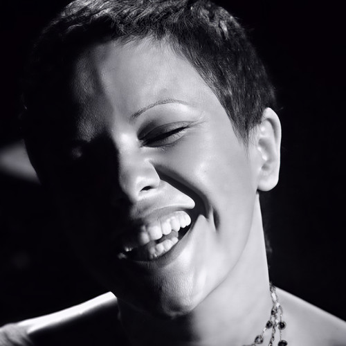 Elis Regina资料,Elis Regina最新歌曲,Elis ReginaMV视频,Elis Regina音乐专辑,Elis Regina好听的歌