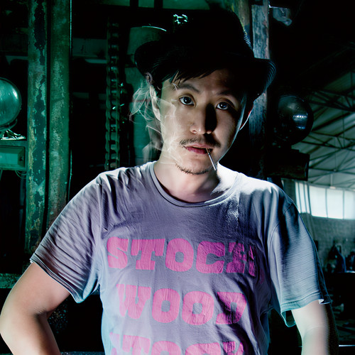 关威资料,关威最新歌曲,关威MV视频,关威音乐专辑,关威好听的歌