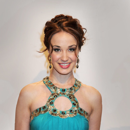 Sierra Boggess资料,Sierra Boggess最新歌曲,Sierra BoggessMV视频,Sierra Boggess音乐专辑,Sierra Boggess好听的歌