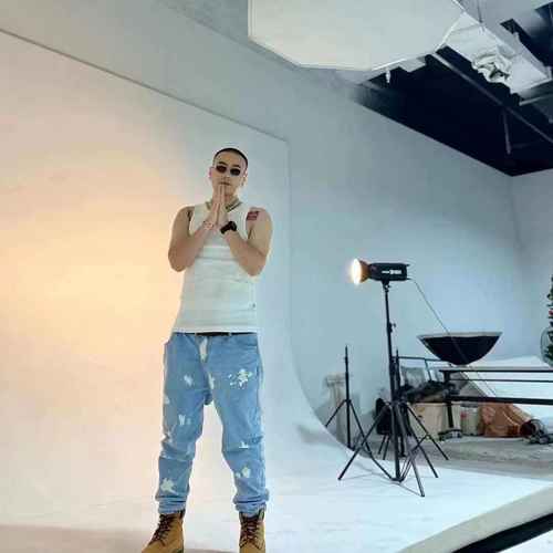 吴百萬Million Wu资料,吴百萬Million Wu最新歌曲,吴百萬Million WuMV视频,吴百萬Million Wu音乐专辑,吴百萬Million Wu好听的歌