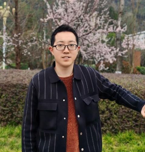 莫浩鸣资料,莫浩鸣最新歌曲,莫浩鸣MV视频,莫浩鸣音乐专辑,莫浩鸣好听的歌
