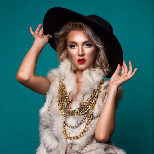 Alena Barcelona资料,Alena Barcelona最新歌曲,Alena BarcelonaMV视频,Alena Barcelona音乐专辑,Alena Barcelona好听的歌