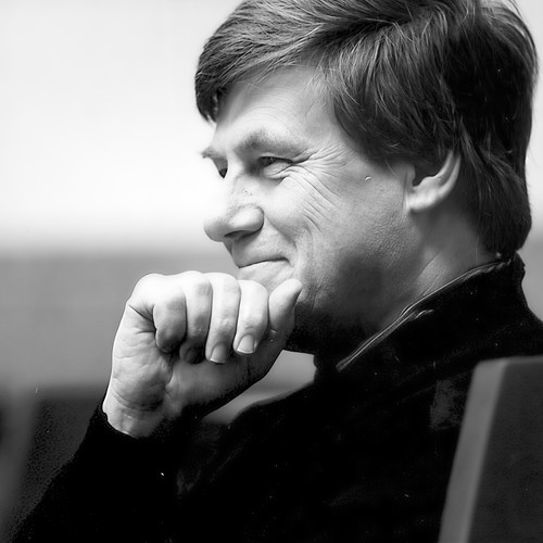 Paul Hillier资料,Paul Hillier最新歌曲,Paul HillierMV视频,Paul Hillier音乐专辑,Paul Hillier好听的歌
