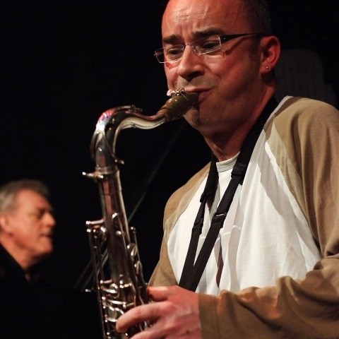 Julian Argüelles资料,Julian Argüelles最新歌曲,Julian ArgüellesMV视频,Julian Argüelles音乐专辑,Julian Argüelles好听的歌