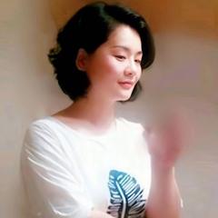 歌手Esther春霞的头像