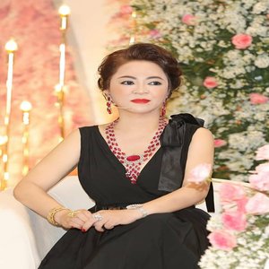 hp music entertainment《Ai thương ai gét là cảm xúc của mỗi con người》