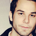 Skylar Astin&Valerie Broussard