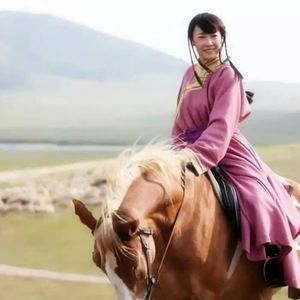 草原天堂行：一马飞歌牧云朵