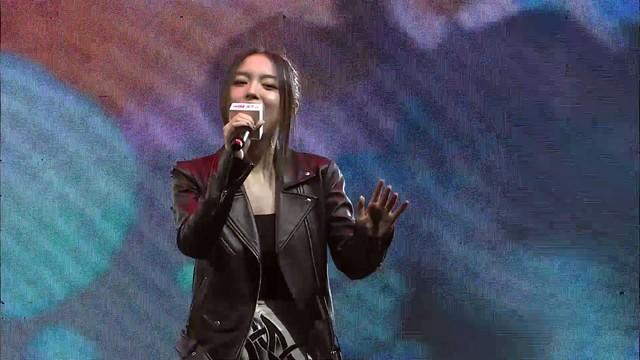F.I.R.飞儿乐团&腾讯音乐由你榜《F.I.R.飞儿乐团《月牙湾》-2020由你音乐榜校园热LIVE武汉站》