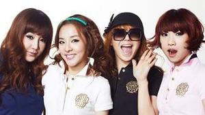 2NE1 - FIRE (Live)